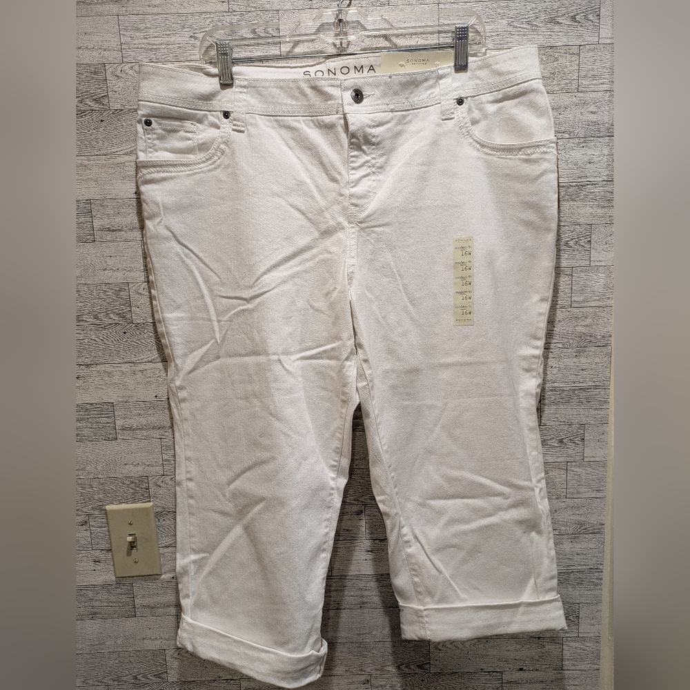 Sonoma Women's Cropped White Jeans Size 16w NWT